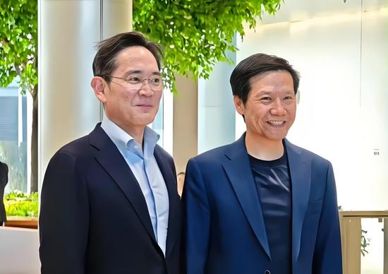 阳光下的微笑   第4页