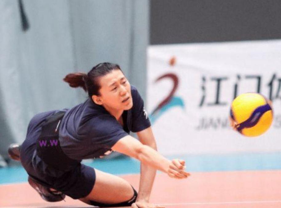 中国女排李盈莹个人资料身高体重?