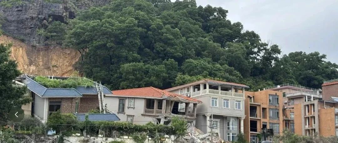 广州山体滑坡已救出8人 其中1人死亡广州山体滑坡救援进展，已救出九人，生命至上，时刻关注