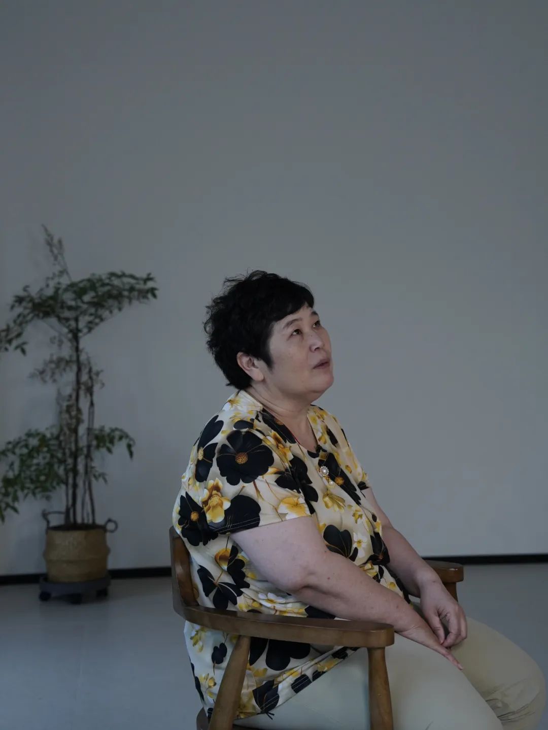 房主任：我是没有退路才努力爬上岸房主任，您好。您所说的我是没有退路才努力爬上岸，这句话表达了一种在困境中坚持不懈、奋发向前的决心和信念。在面对困难和挑战时，确实需要这种不退缩、不放弃的精神，才能克服困难，实现自己的目标。