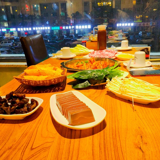 餐饮店“不缴纳社保”协议一律无效是的，餐饮店与员工签订的不缴纳社保协议是无效的。