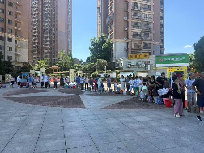 长沙多个小区停水 水厂回应长沙多个小区遭遇停水危机，水厂紧急回应