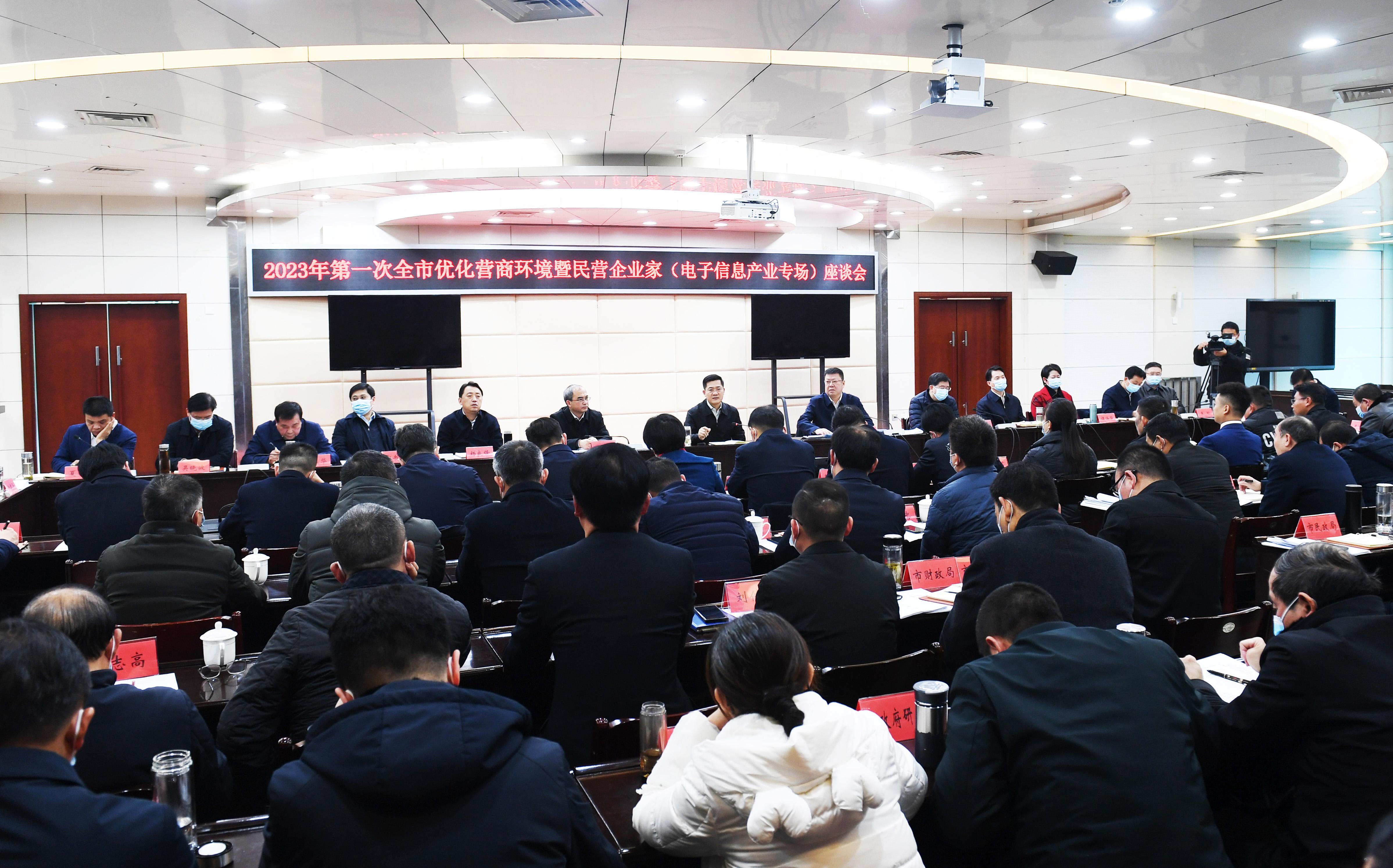 中国将给世界传递持续发展的讯息中国向世界传递持续发展的讯息，力量与担当的时代篇章