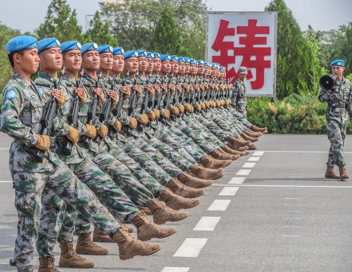 陆上无人作战方队受阅在多次阅兵中，陆上无人作战方队是受到检阅的。这些无人作战方队展示了我国陆军在无人化作战领域的最新成果和发展。