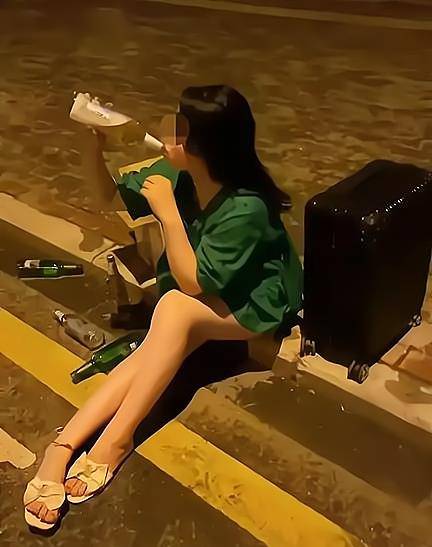 净网：2人摆拍女子嫁外国贫民窟被罚净网行动，女子嫁外国贫民窟摆拍事件背后的反思与教训