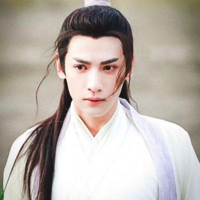 于朦胧于朦胧，光影交错中的璀璨明星