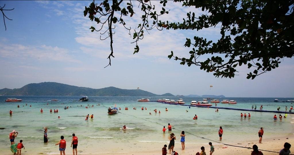 情侣泰国出海1人身亡情侣泰国出海旅行，却遭遇不幸事件，一人身亡
