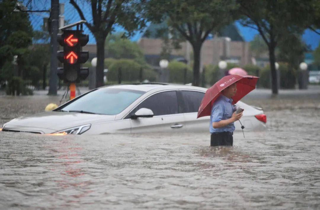 为啥河南下那么大雨河南地区降雨量大的原因主要有以下几点